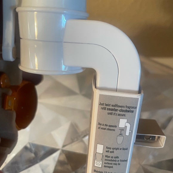 Bath & Body Works Golden Retriever Dog with Pumpkin Wall Flower NEW & CUTEE! - Picture 6 of 16